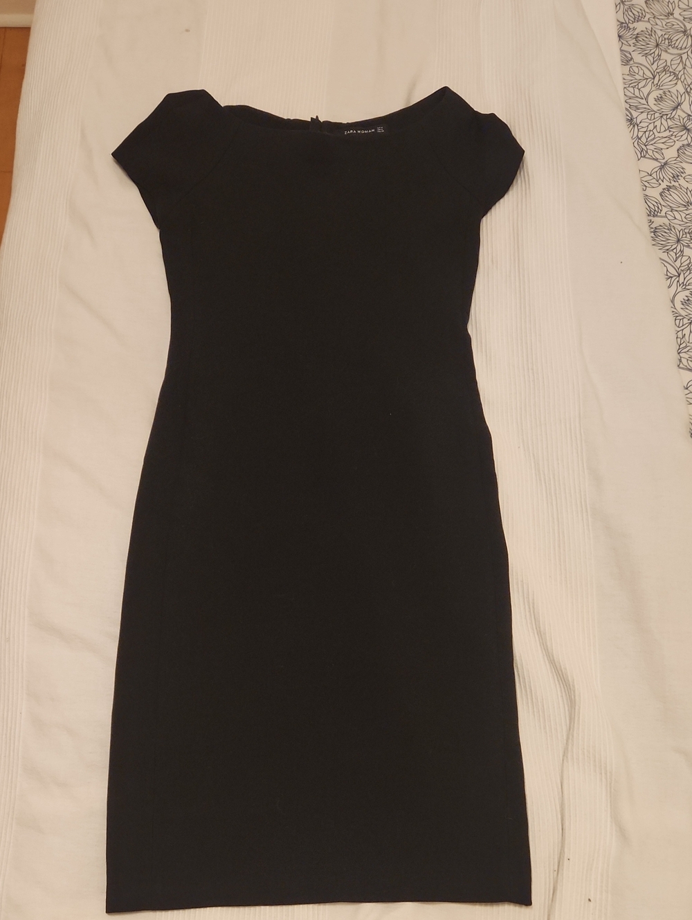 Zara Black Cap-Sleeve Midi Dress